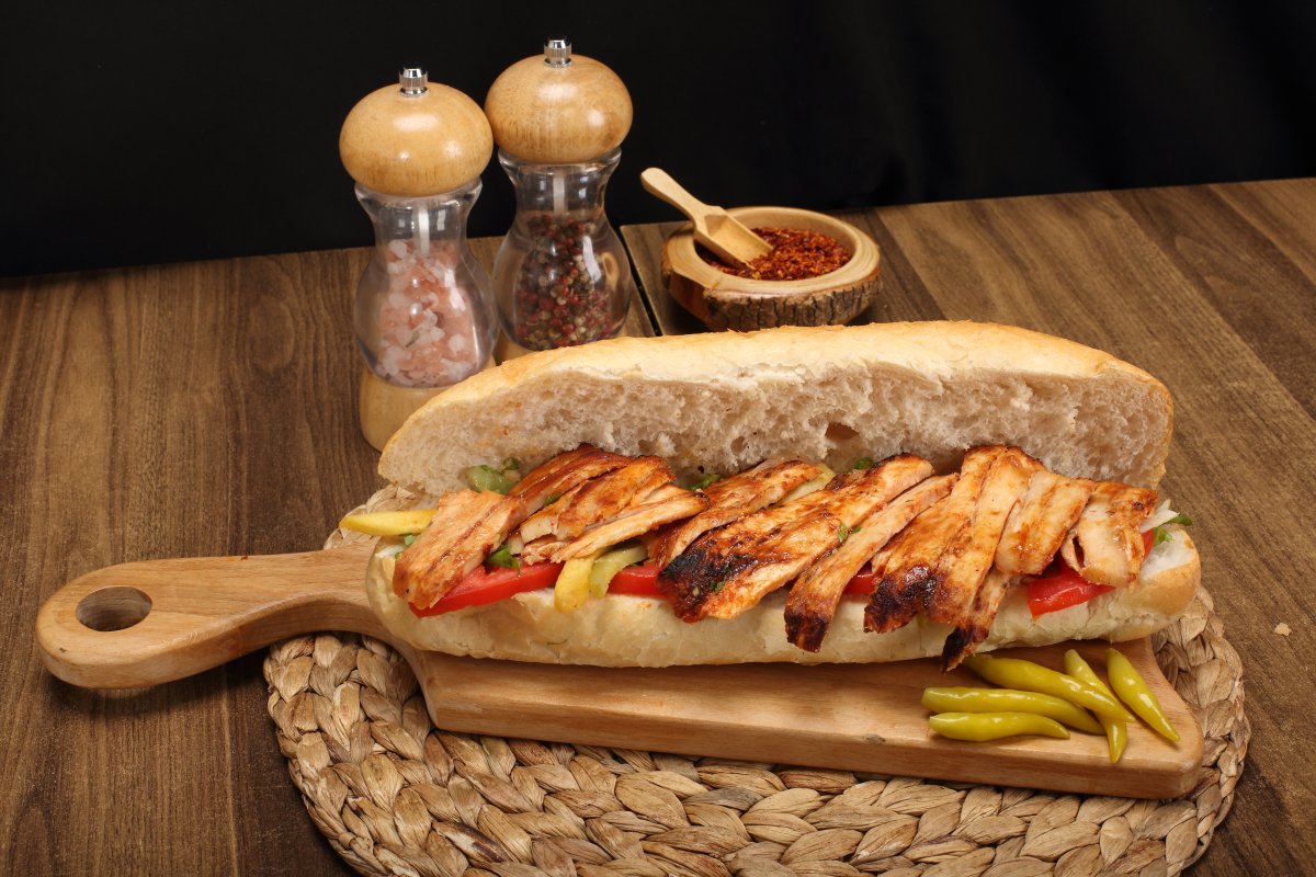 Ekmek Arası Tavuk Döner