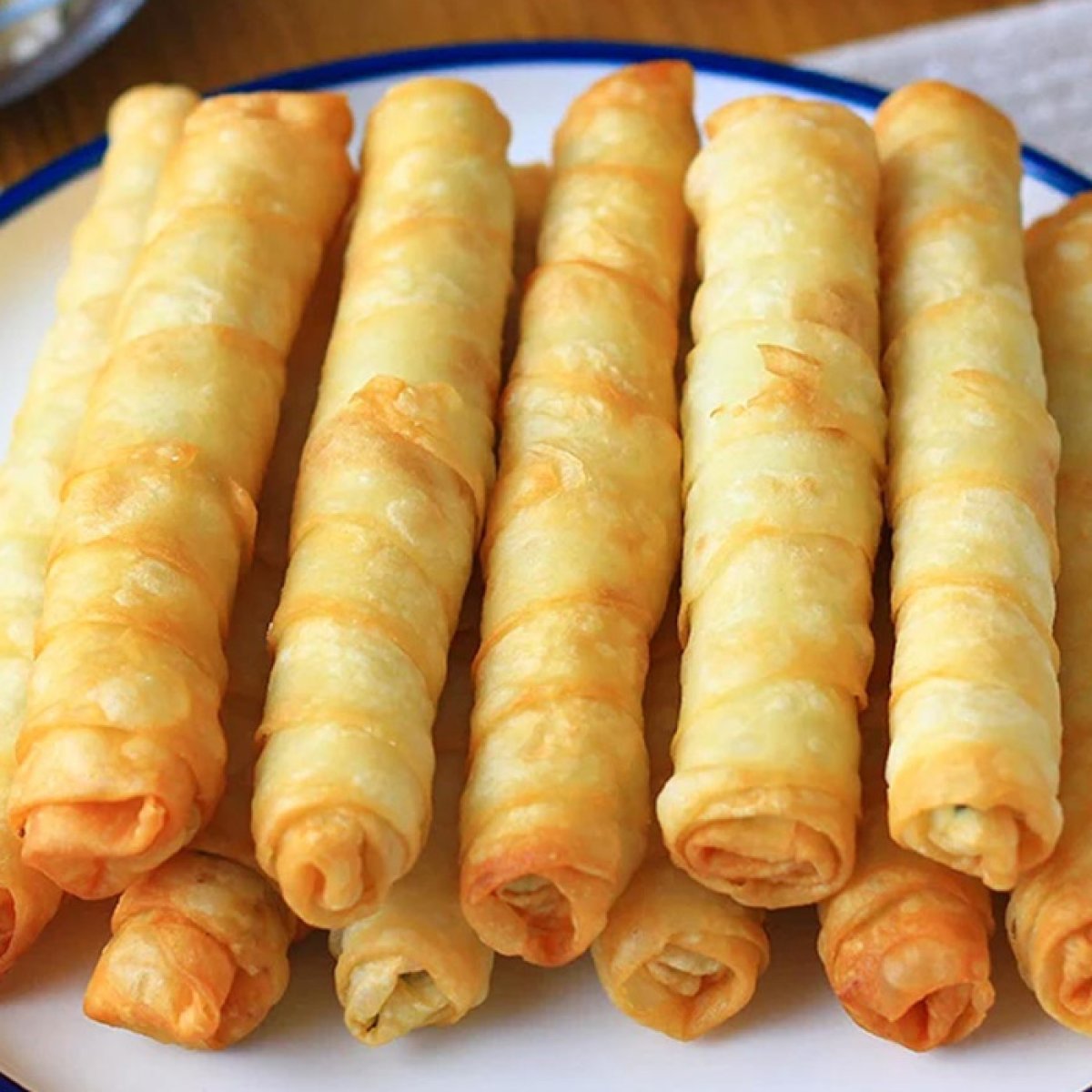 Sosisli Sigara Böreği