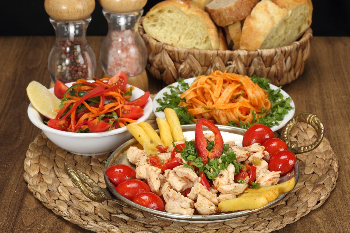 Tavuk Sote+Napoliten Soslu Tagiletta+Mevsim Salata